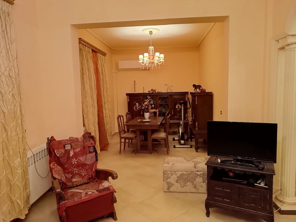 Eleni's Astrous Home Apartment in Athens