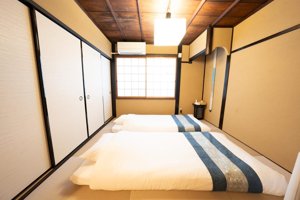 Bed, Bedroom, air conditioner