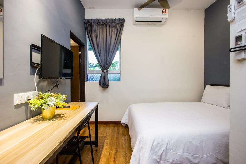 Bed, TV and multimedia, Photo of the whole room, Bedroom, air conditioner