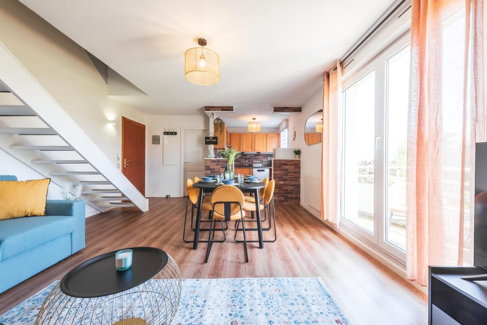 Living room, Dining area