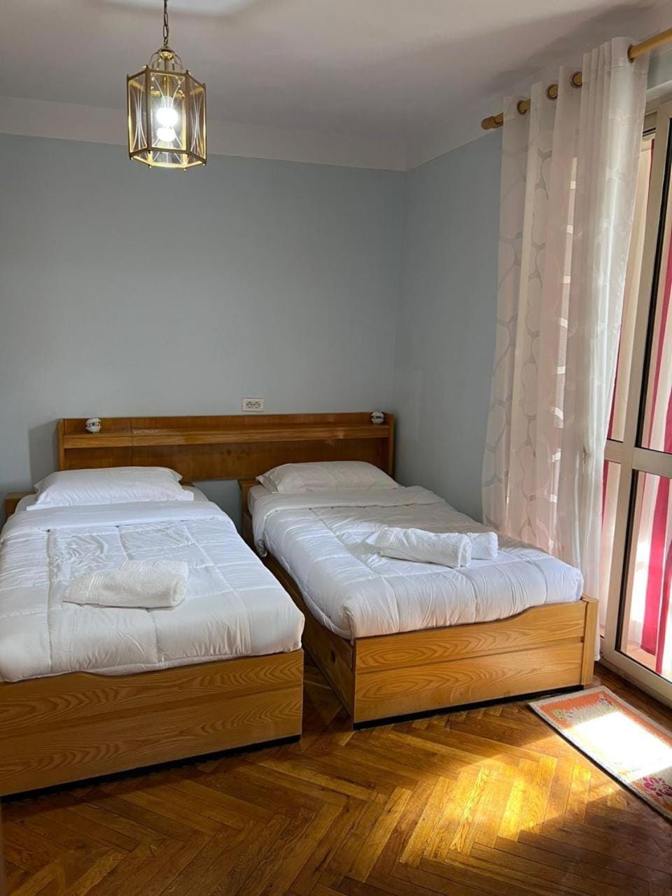 Bedroom, towels