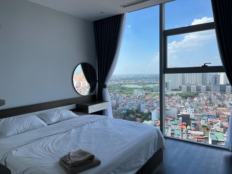 Big Big 3 bedroom in Cau Giay with spectular view Apartment in Laos