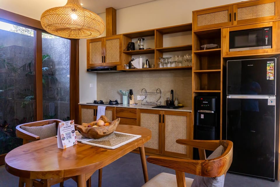 Coffee/tea facilities, Kitchen or kitchenette, Dining area, oven, kitchen