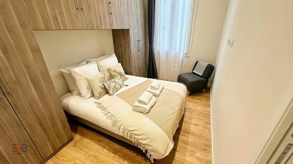 Bed, Photo of the whole room, Bedroom, wardrobe