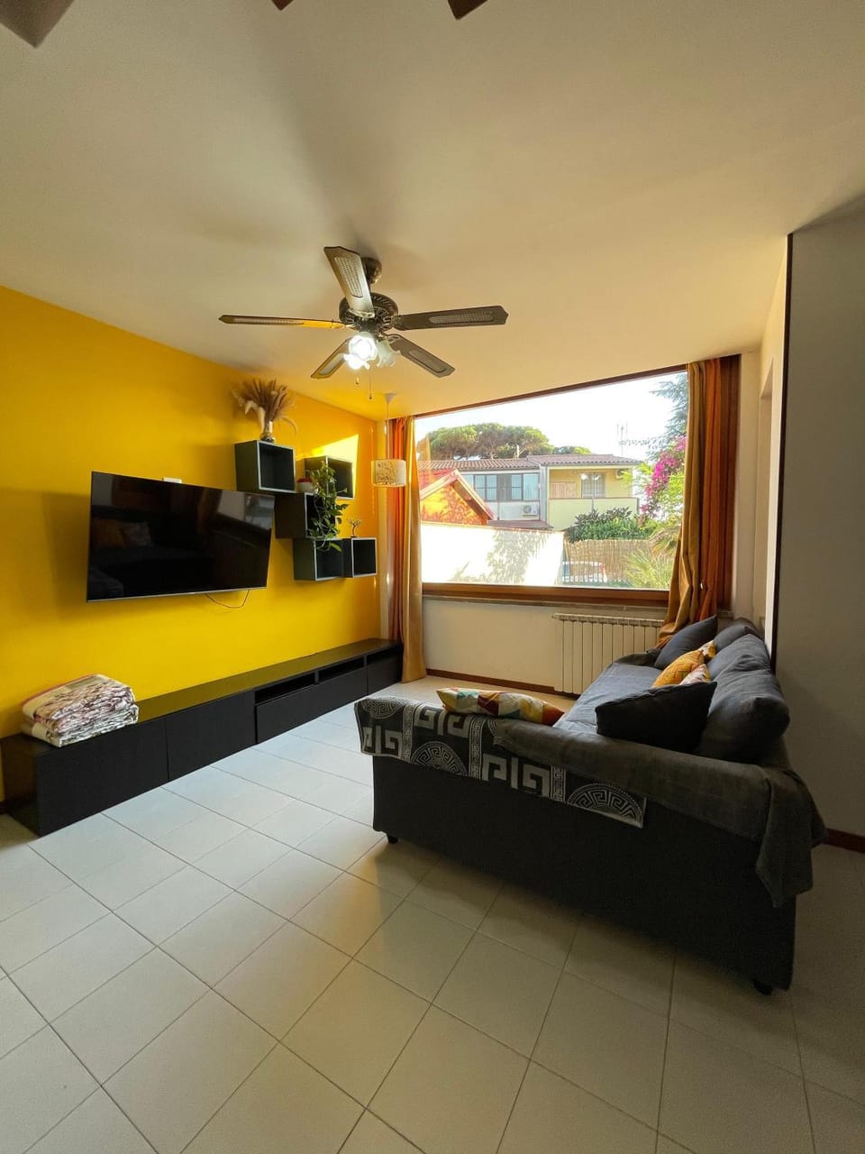 Communal lounge/ TV room, Living room