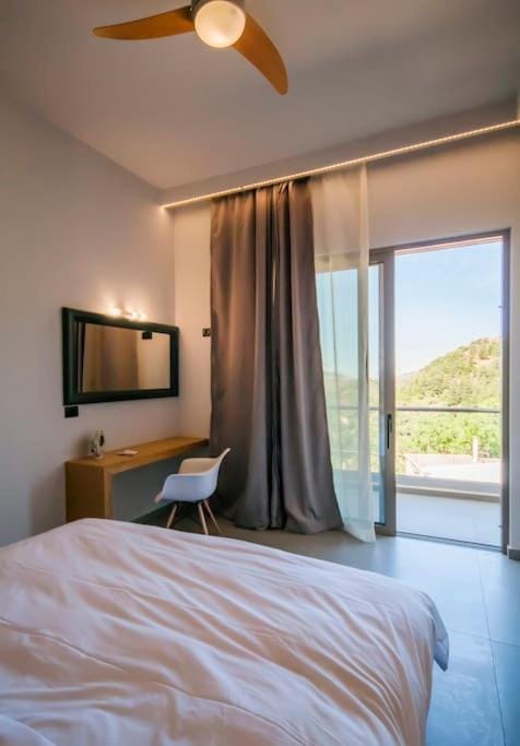 Archontissa's House in mountainous village Drakona 22km from Chania Apartment in Crete