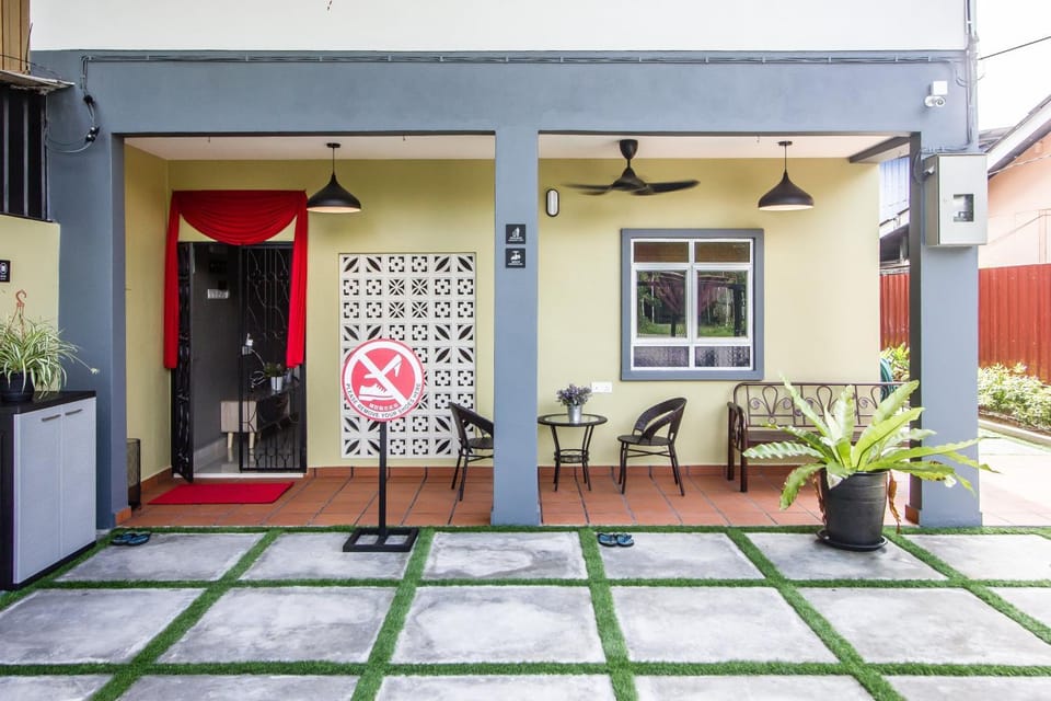 Property building, Patio, Balcony/Terrace