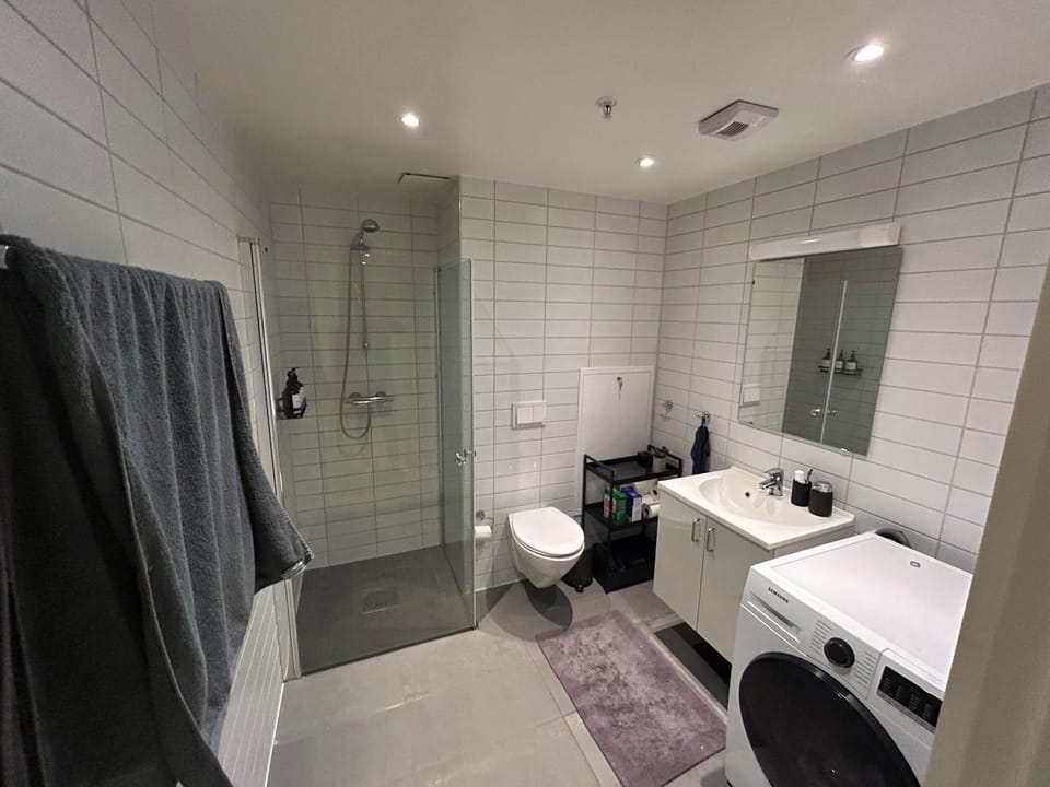 Shower, Toilet, Bathroom