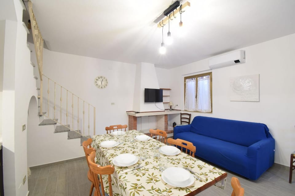 Spring, Winter, Summer, Dining area, Autumn