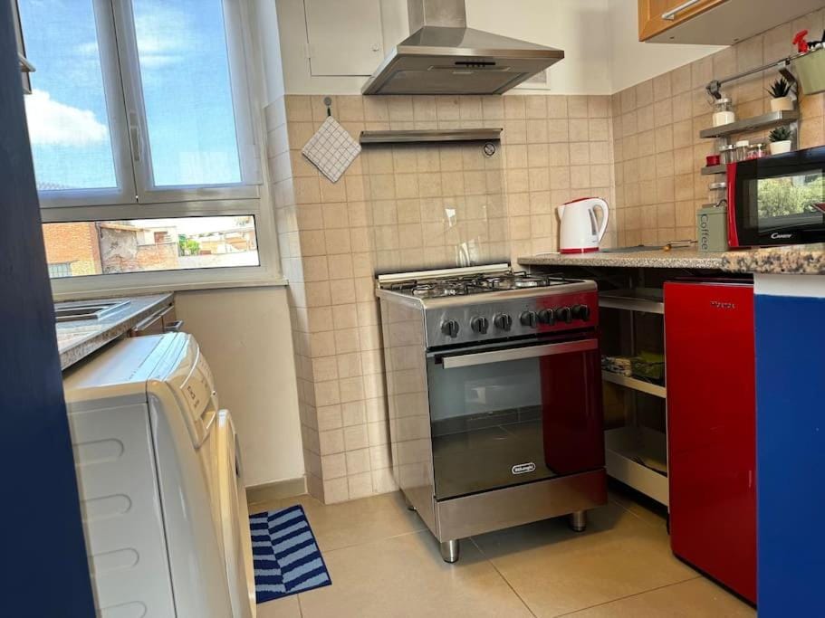 Kitchen or kitchenette, oven