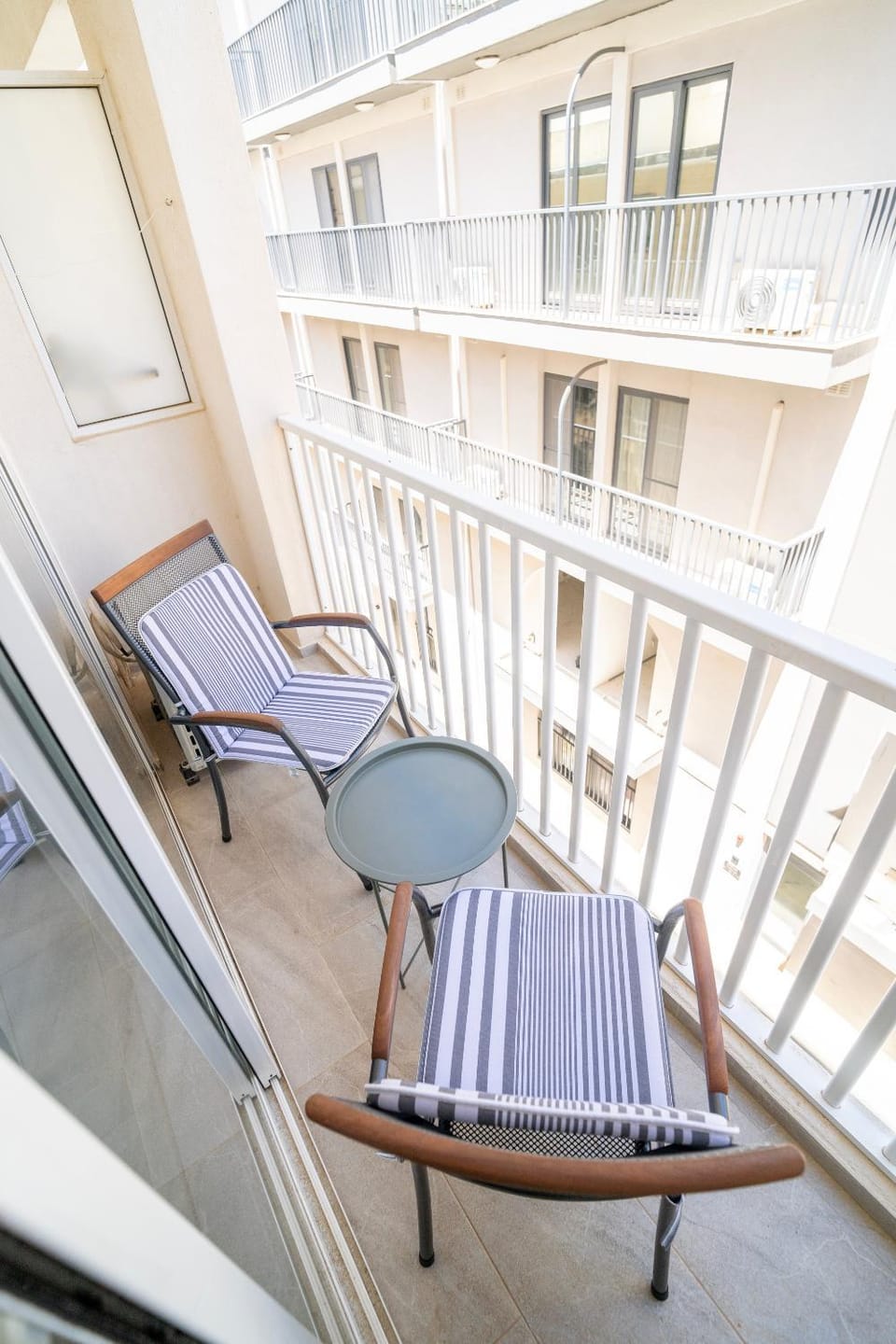 Patio, Day, View (from property/room), Balcony/Terrace, Living room, Seating area, sunbed