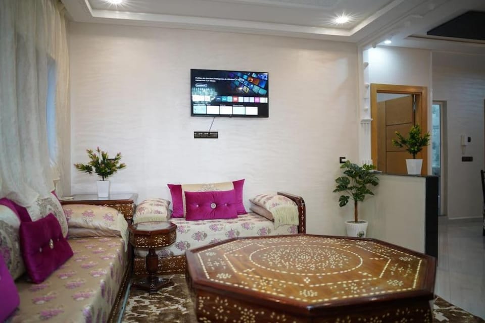 TV and multimedia, Living room, Seating area, Quiet street view