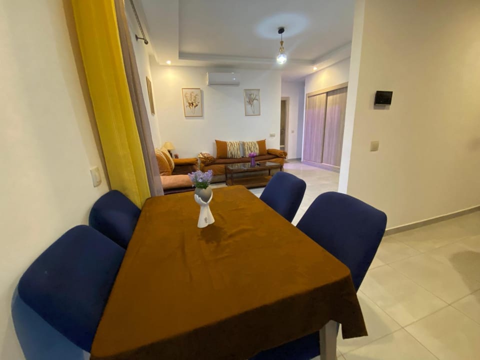 Living room, Seating area, Dining area, air conditioner