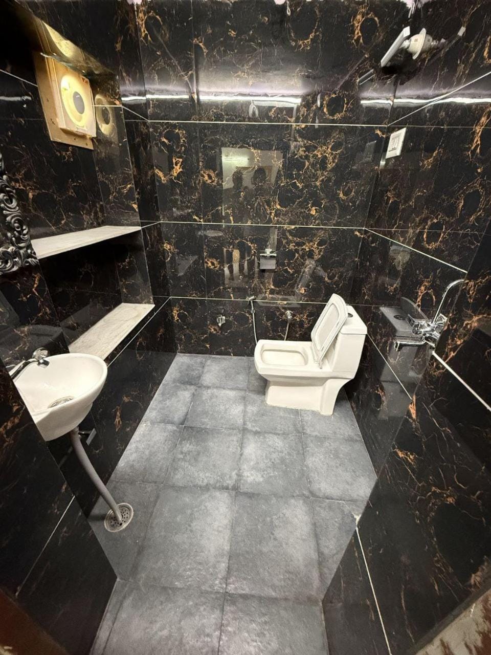 Toilet, Bathroom