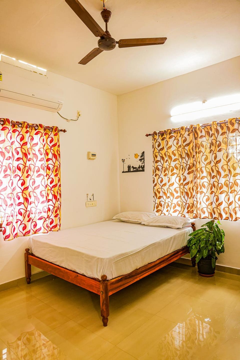 Bed, Photo of the whole room, Bedroom