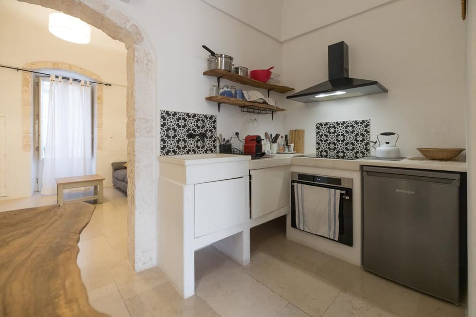 Kitchen or kitchenette, kitchen, kitchen