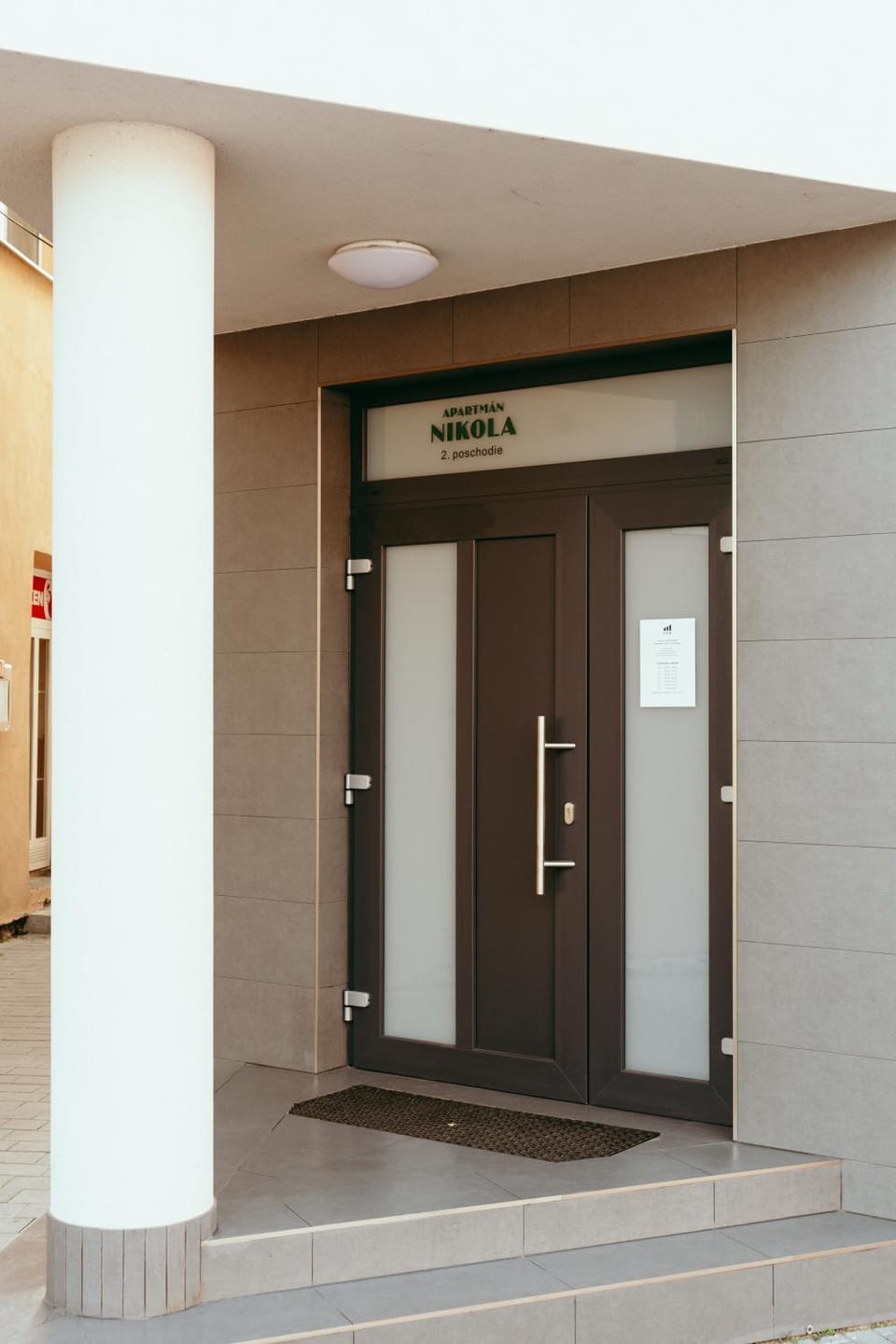 Facade/entrance