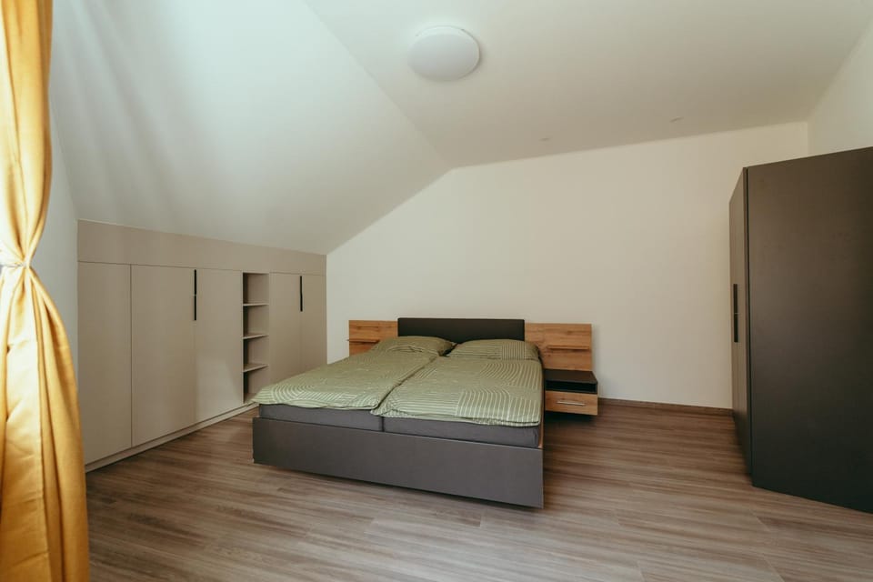 Bedroom, wardrobe