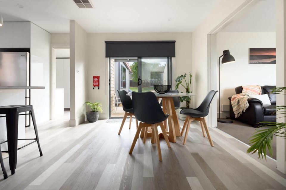 The Riverside Hideaway - A Tranquil Escape House in Tasmania
