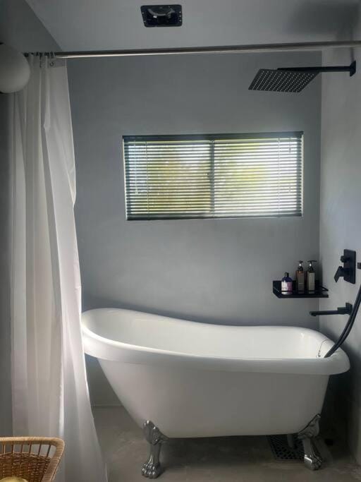 Bathroom, Bath
