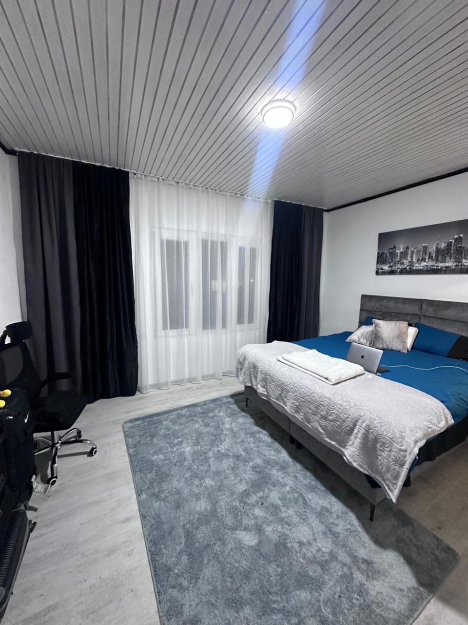 Bed, Photo of the whole room, Bedroom