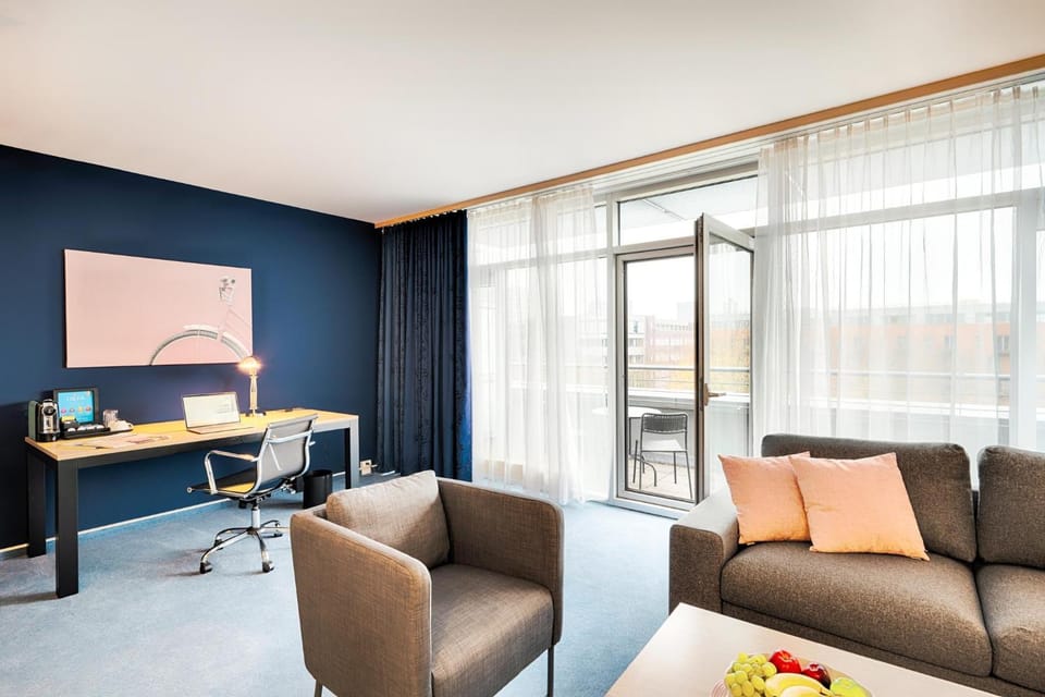 Coffee/tea facilities, Balcony/Terrace, Living room, Seating area, Area and facilities, furniture