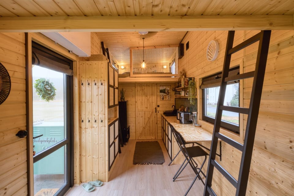 Kitchen or kitchenette, Dining area, storage