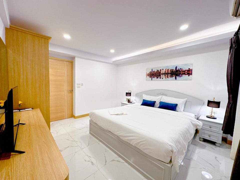 Bed, TV and multimedia, Photo of the whole room, Bedroom, hair dresser, wardrobe