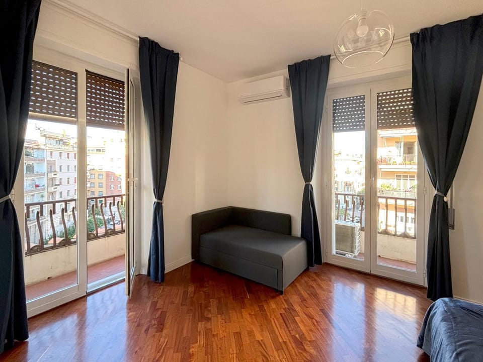 Bed, Balcony/Terrace, Photo of the whole room, Seating area
