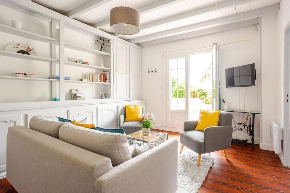 Cottage au calme avec terrasse et jardin House in Nouvelle-Aquitaine