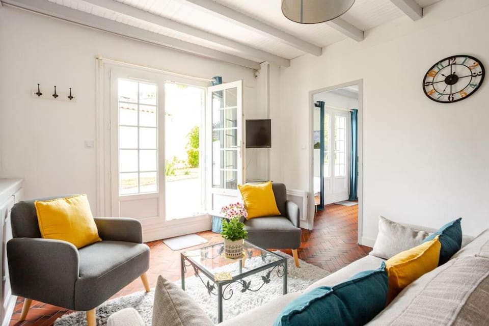 Cottage au calme avec terrasse et jardin House in Nouvelle-Aquitaine