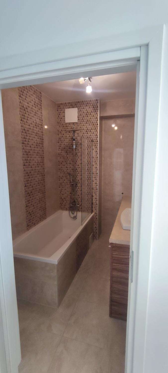 Shower, Bath