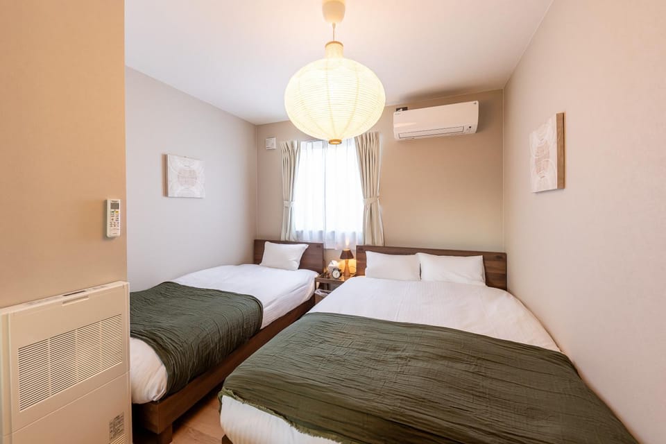 Bed, Bedroom, air conditioner