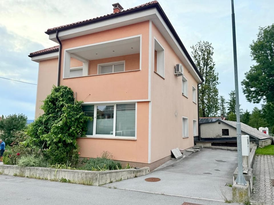 Property building, Street view, Parking