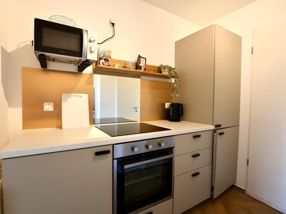 microwave, oven, stove, kitchen