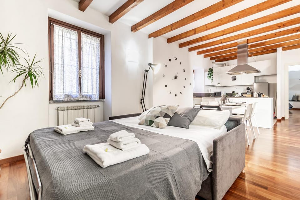 Bed, Kitchen or kitchenette, Living room, Photo of the whole room, Seating area, Bedroom, towels