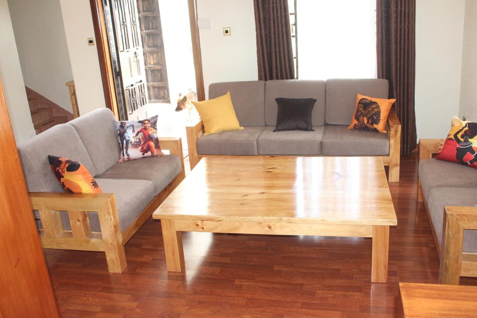 Communal lounge/ TV room, Living room, Seating area