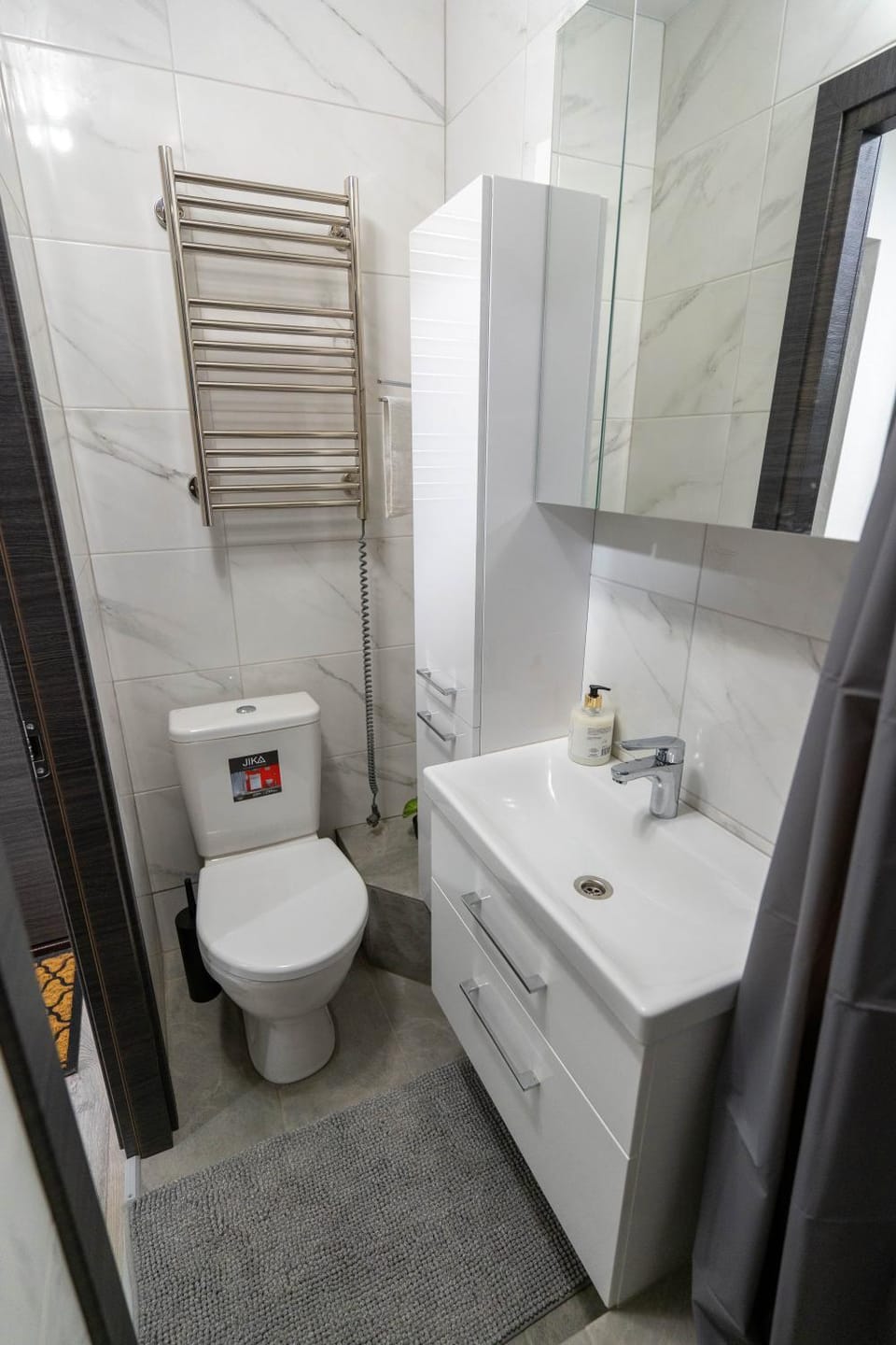 Shower, Toilet, Bathroom, towels