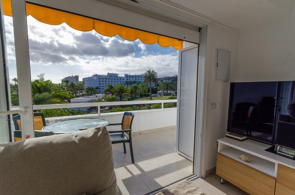 Patio, Communal lounge/ TV room, TV and multimedia, View (from property/room)