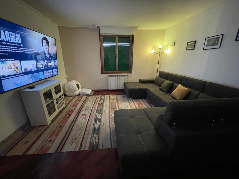 Communal lounge/ TV room