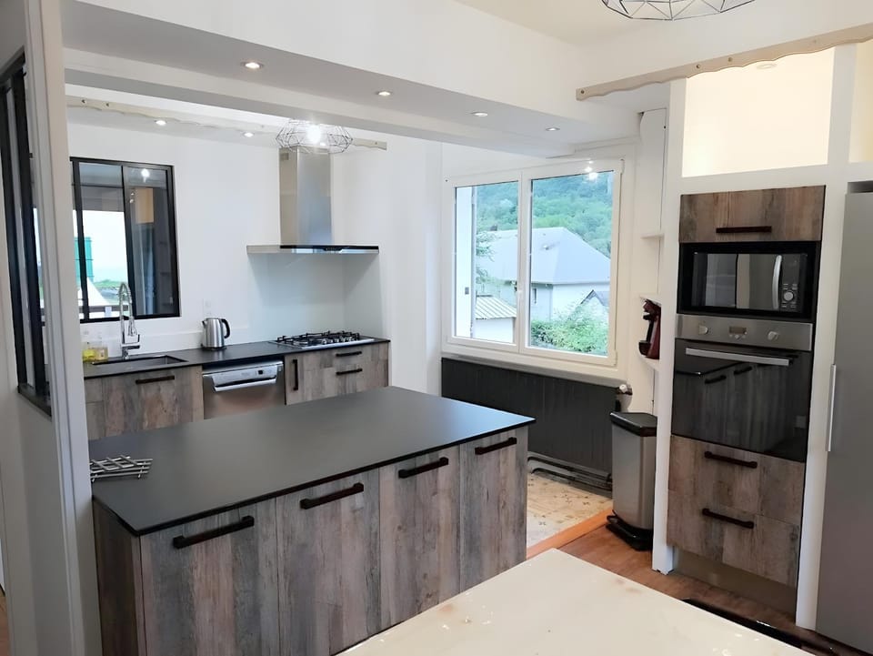 Kitchen or kitchenette, Living room