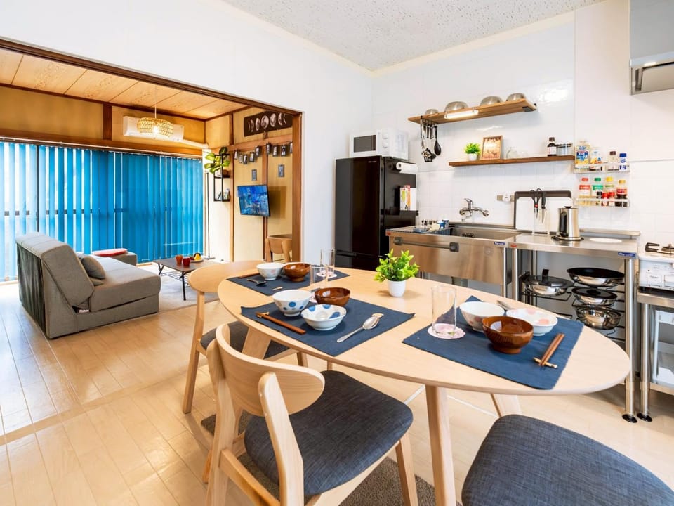 Kitchen or kitchenette, Living room, Dining area, Food, stove