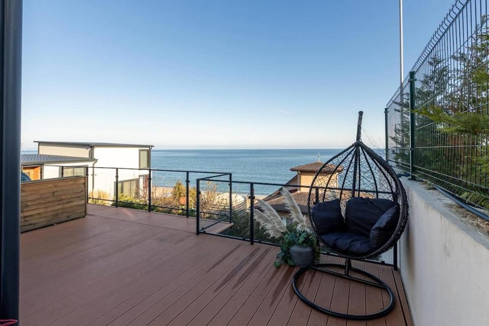 Natural landscape, Balcony/Terrace, Sea view