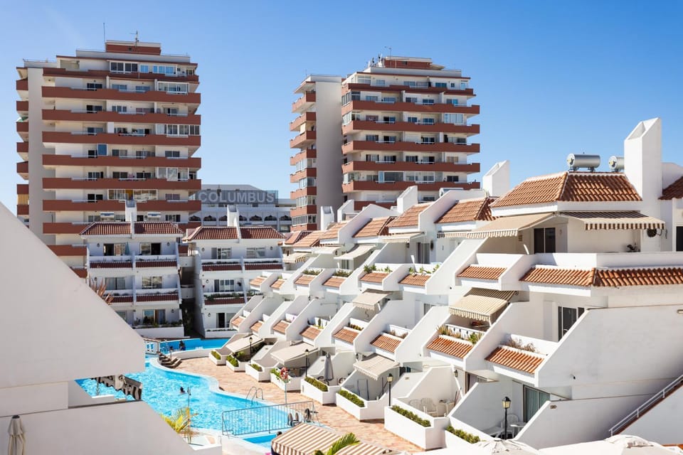 Home2Book Las Américas Coastal Apt, Pool & Terrace Apartment in Playa de las Americas