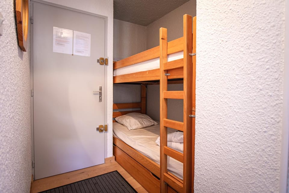 bunk bed