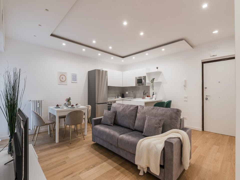 Kitchen or kitchenette, Living room, Seating area, Dining area, oven, stove