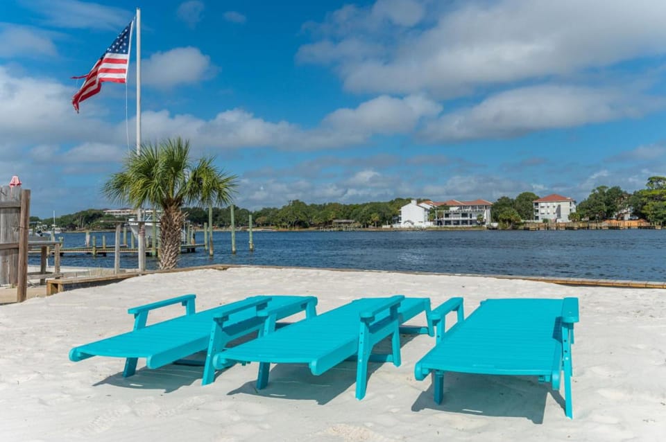 Beachfront Stay with Pool Access Bluefish 7 Apartment in Okaloosa Island