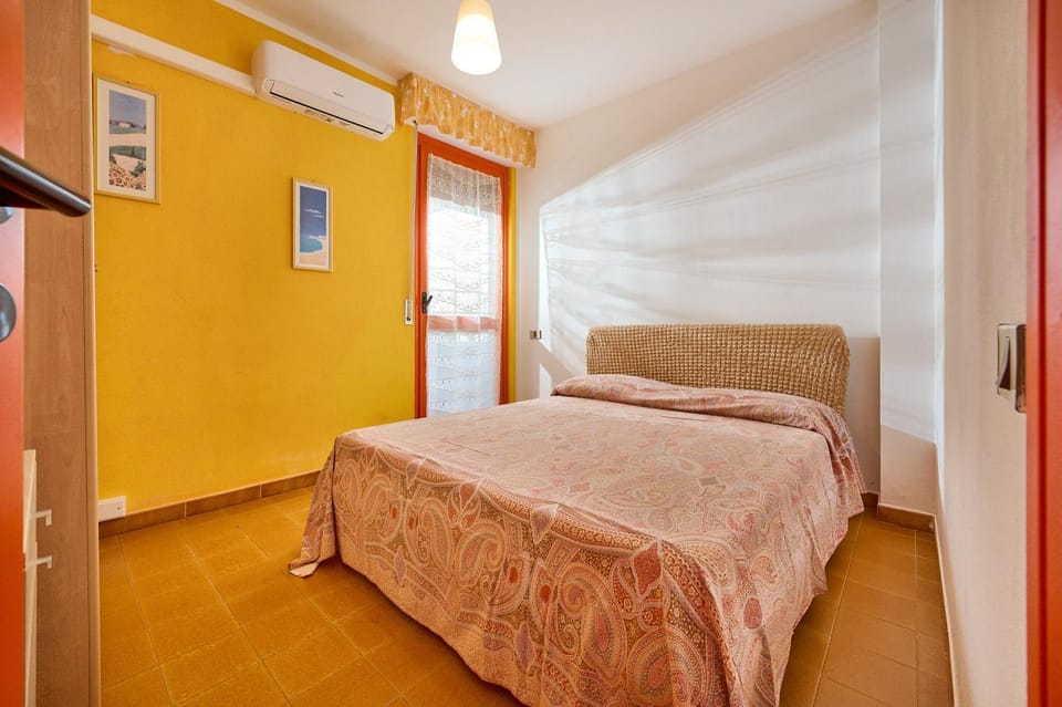 Property building, Living room, Bedroom