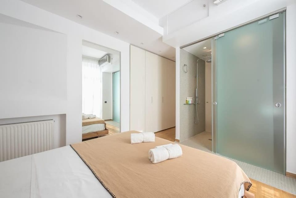 Bed, Bedroom, towels, wardrobe