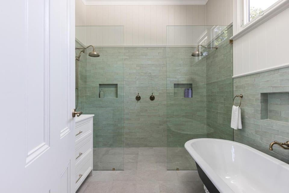 Coryong - A grand residence, 500m from Leura mall House in Blue Mountains